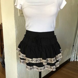Short ruffled skort